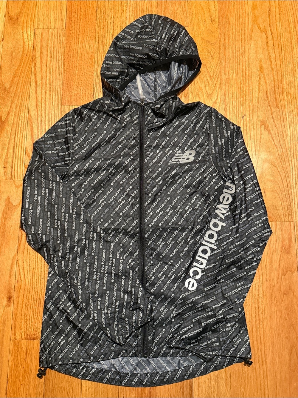 New Balance Black All-Over Logo Hooded Windbreaker Size Small Packable Hiking